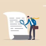 ilustração de um homem com uma lupa na mão procurando seu precatório em uma lista